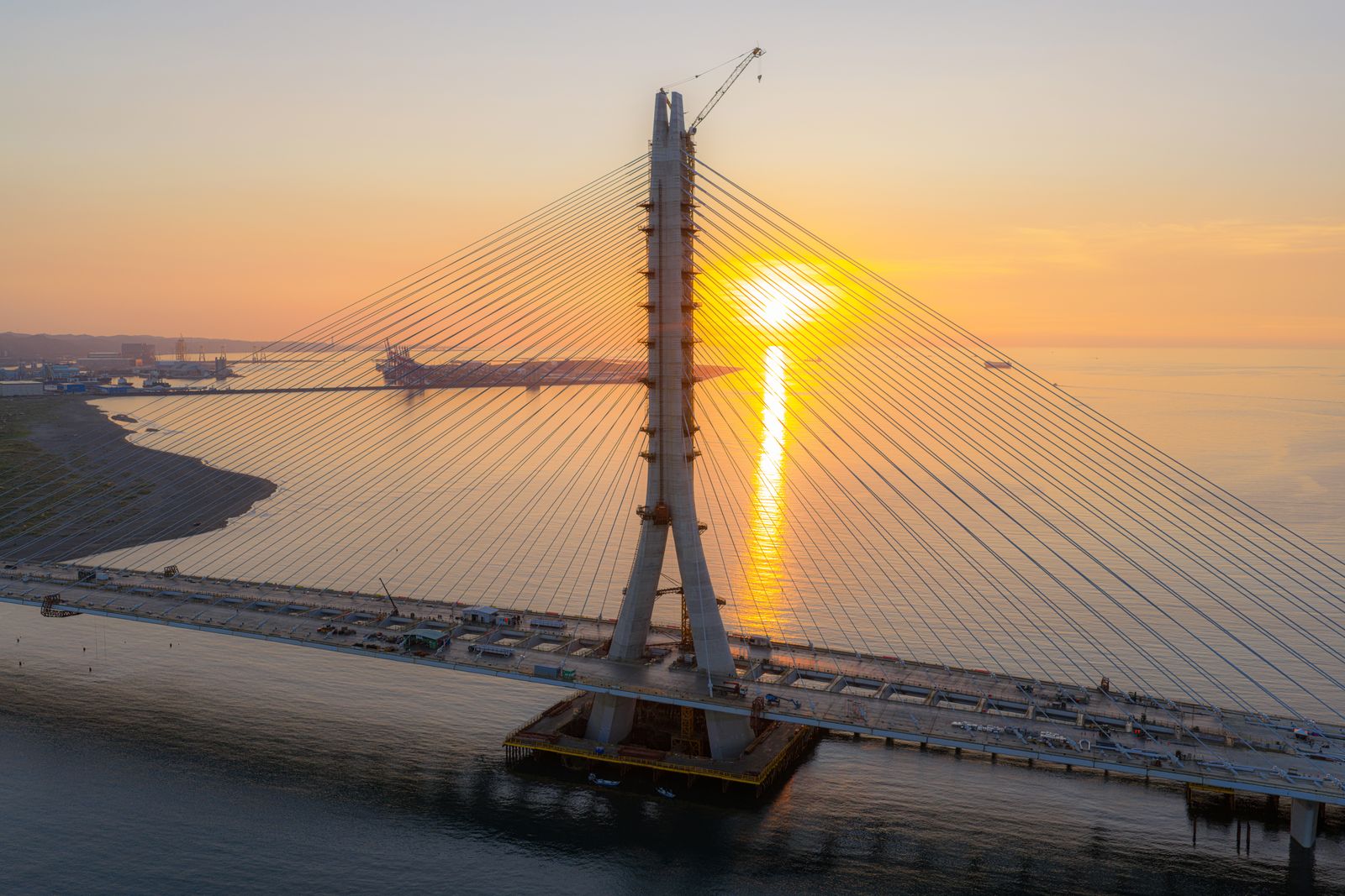 Vue pont Danjiang coucher soleil. Conçu prserver esthtique vue Zaha Hadid Architects