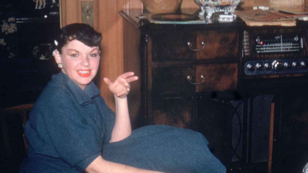 Judy Garland Evinde: Hollywood'un İkonu Judy Garland'ın 7 Koleksiyon Fotoğrafları