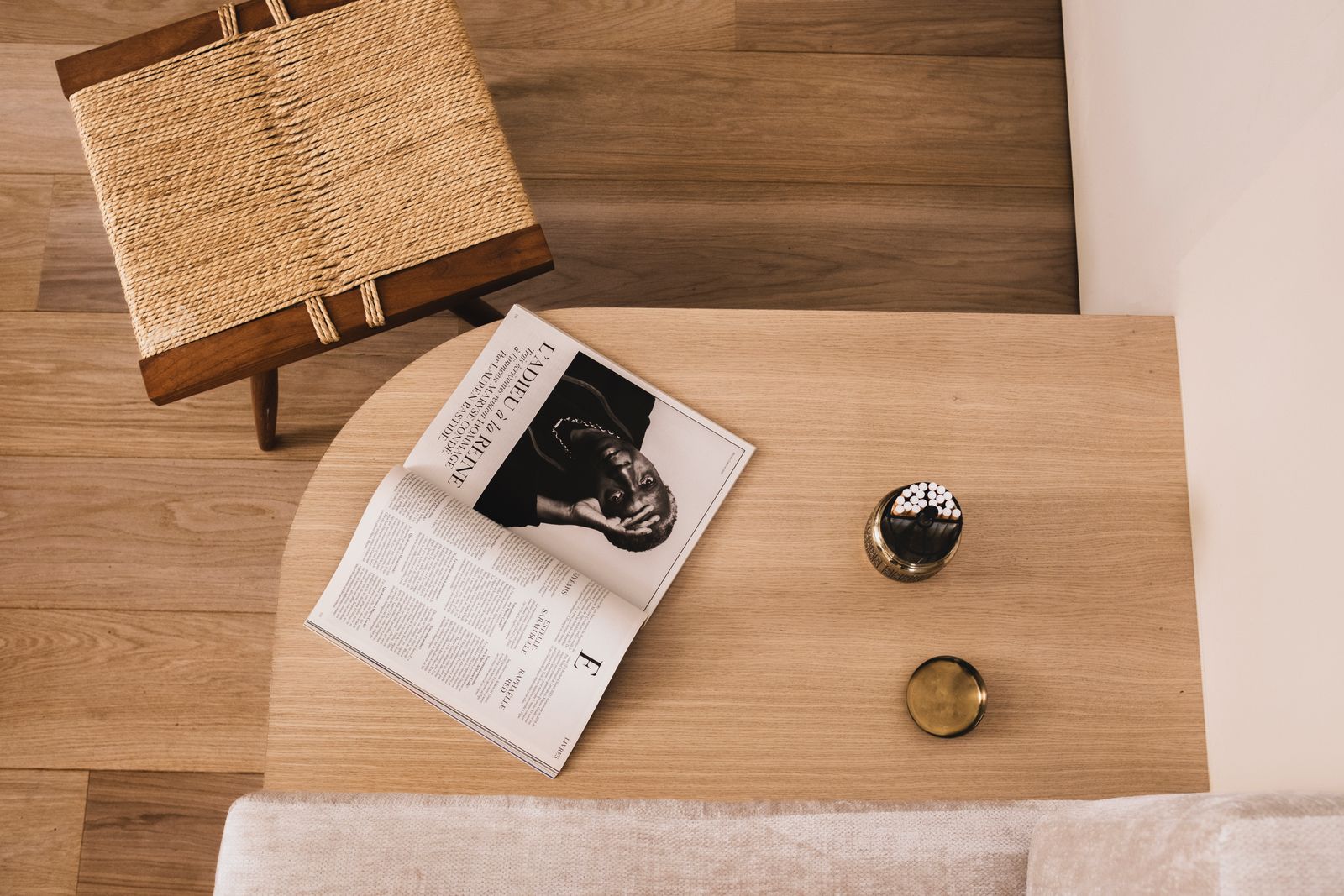 Tabouret en corde et bois Nakashima.