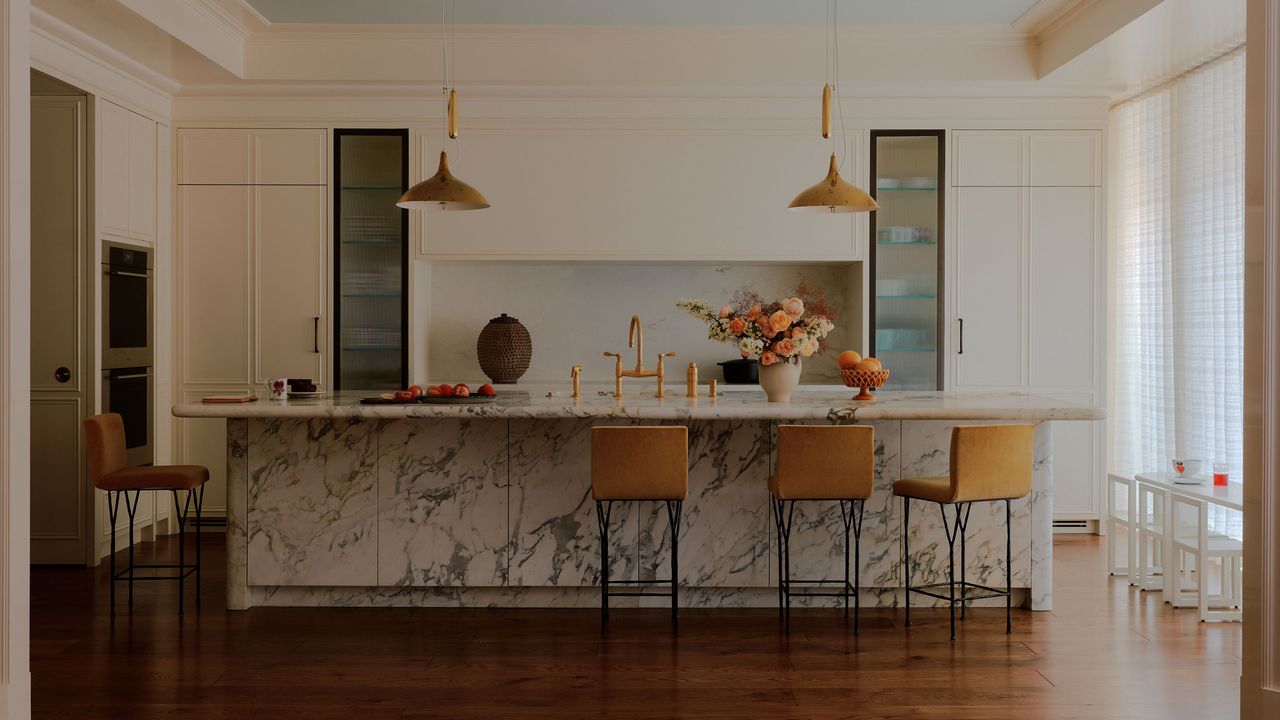 Orta Çağ'dan İlham Alan Parlak Yenileme: Birleşik Aile İçin Şık Ev Dekorasyonu