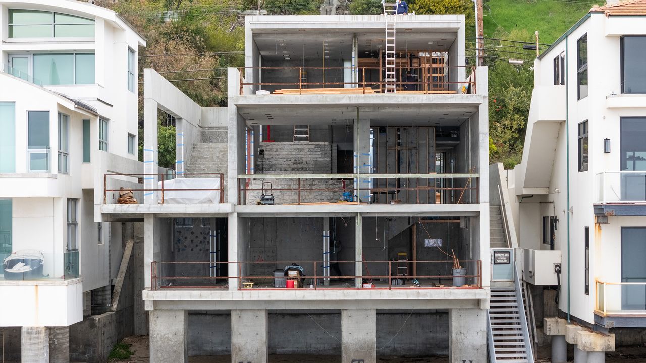 Kanye West'in Brutalist Evi: Tadao Ando İmzalı Bunker ile Bitmeyen Serüven