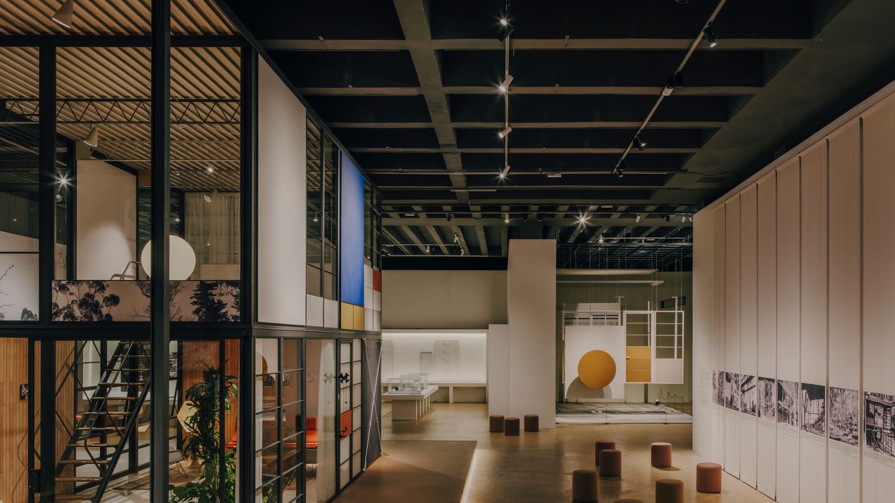 Eames Evleri Milano Triennali'nde Immersive Sergiyle Ziyaretçileri Büyülüyor