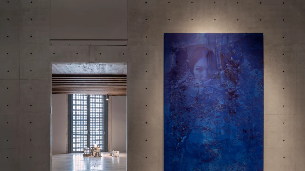 Venedik'te Amerikalı Sanatçı Lorna Simpson Punta della Dogana'da Sergide