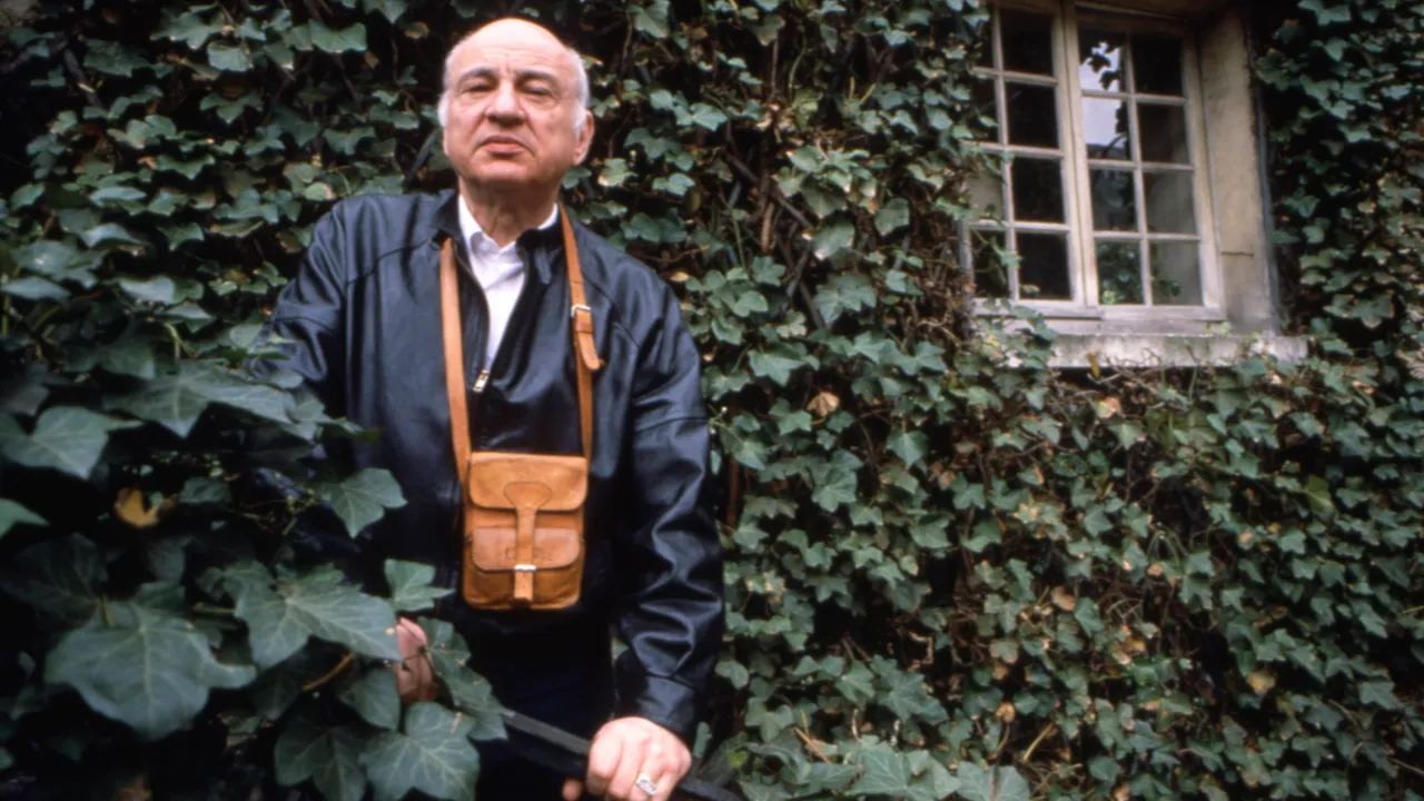 Edgar Morin'in Kitaplarla Dolu Evindeki Fotoğraflar