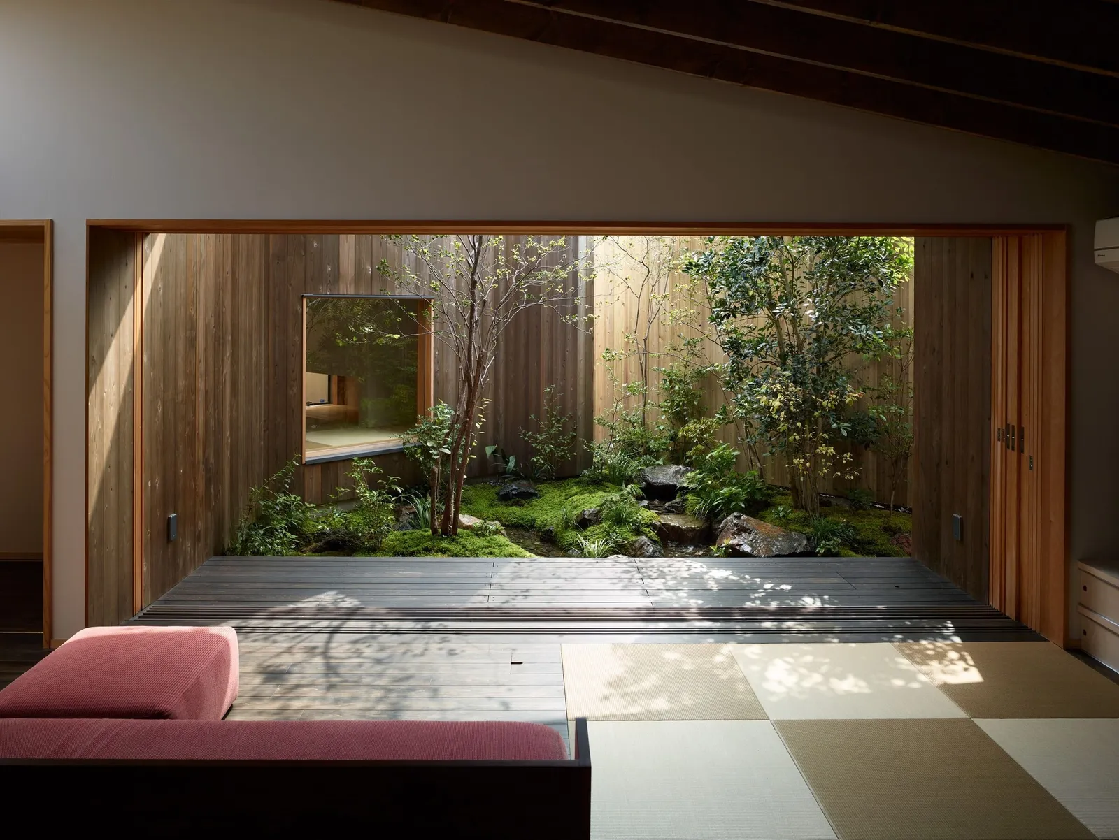 Minomi House vue sur le jardin intrieur du chalet japonais