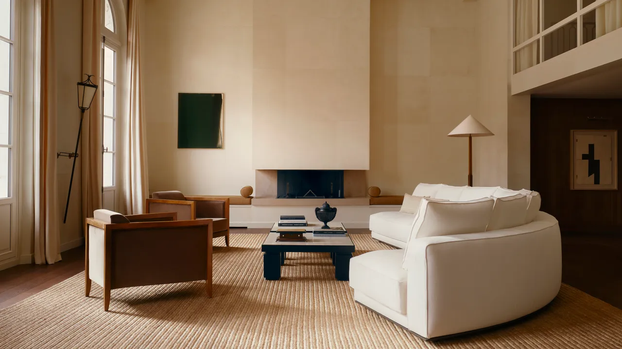 Paris'te Jean-Michel Frank ve İsveç Art Déco'dan İlham Alan Küçük Özel Konak