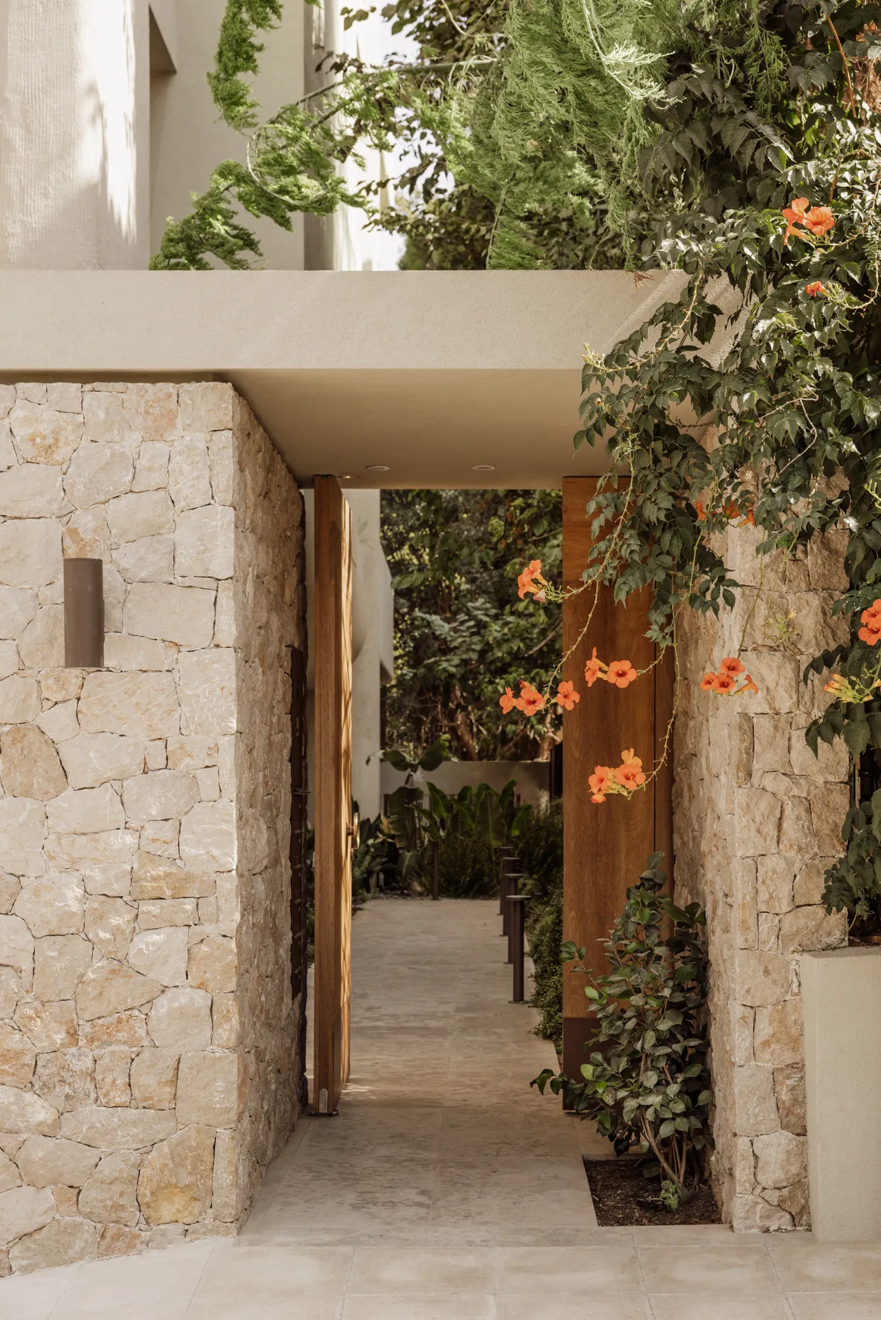 Entre eines neuen Apartmenthauses von Block722 in Athen von Block722