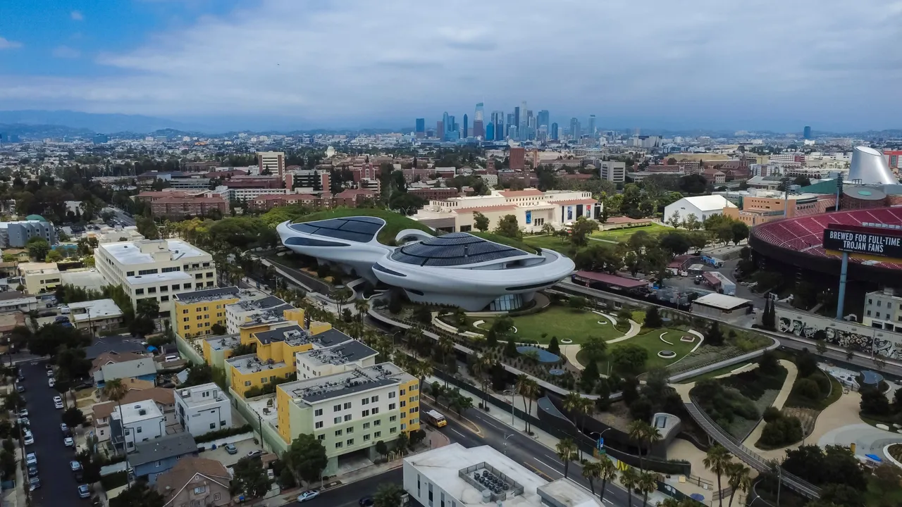 George Lucas'ın Fütüristik Müzesi Sonunda Los Angeles'ta Kapılarını Açıyor