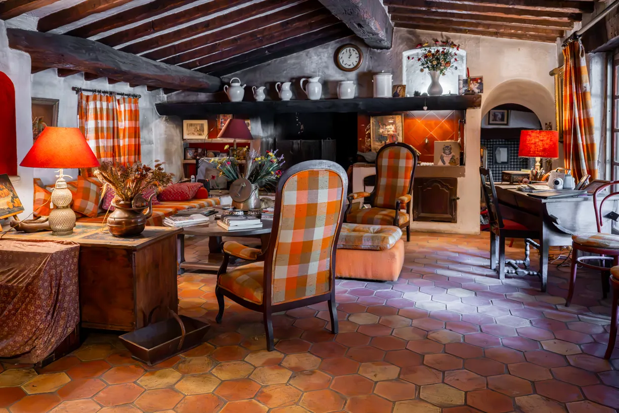 brigitte bardot maison la madrague vente objets la Garrigue