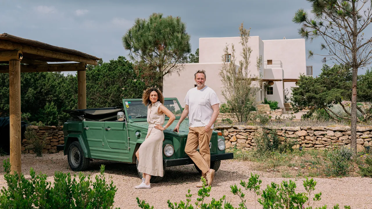Formentera'da Bir Mimar Çift Tatil Evini Yeniden Canlandırıyor