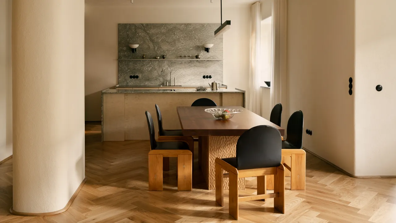 Modernist Daire: Çizgiler ve Dokuların Oyunu