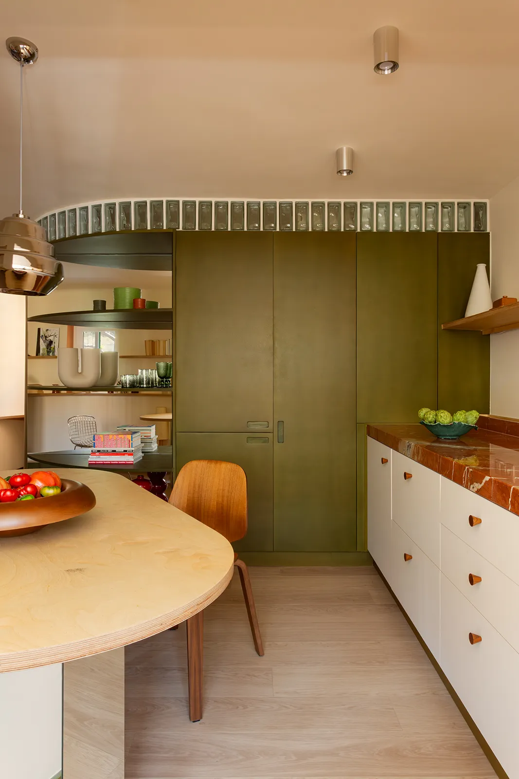 truco arquitectónico piso pequeño pavs cocina
