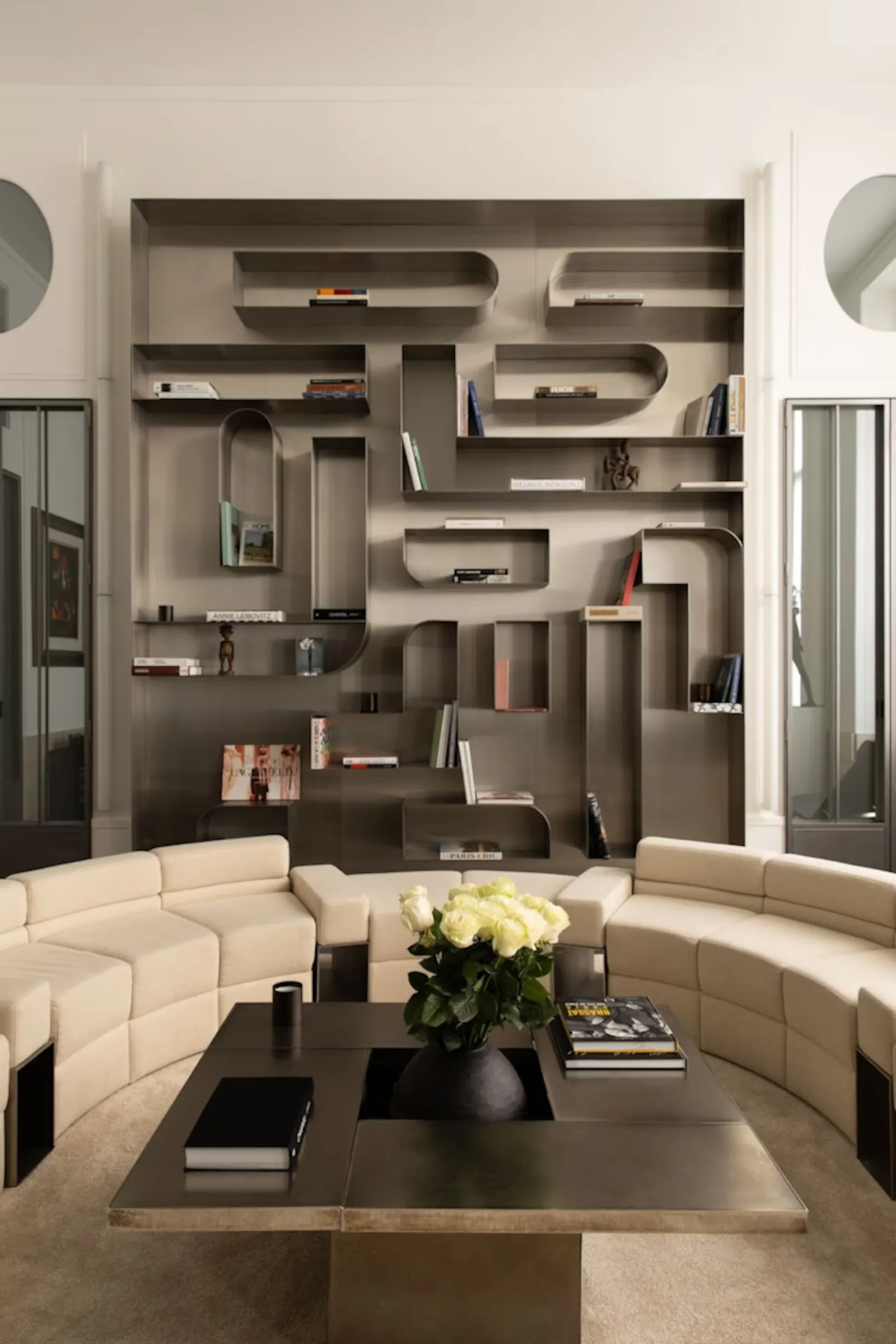 À louer sur Airbnb l'ancien atelier parisien de Karl Lagerfeld aux influences Space Age